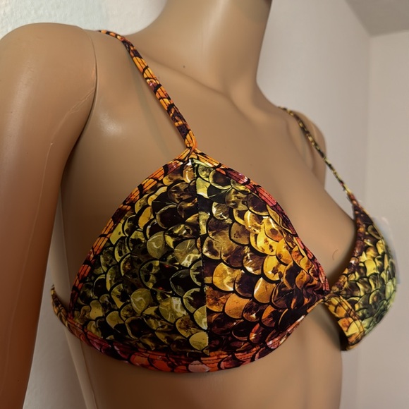 Beautiful Bikini Set Large NWT Made in Brazil - Picture 2 of 7